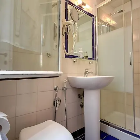 Beautiful Within Walking Distance Of The Vatican *
